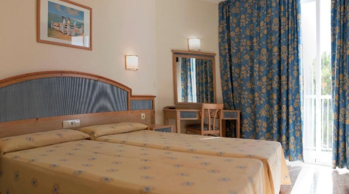 Hôtel AzuLine Mar Amantis & II 3*, Séjour Espagne & ses îles, Baléares, Ibiza par Ôvoyages Hôtel AzuLine Mar Amantis & II 3*, Séjour Espagne & ses îles, Baléares, Ibiza par Ôvoyages