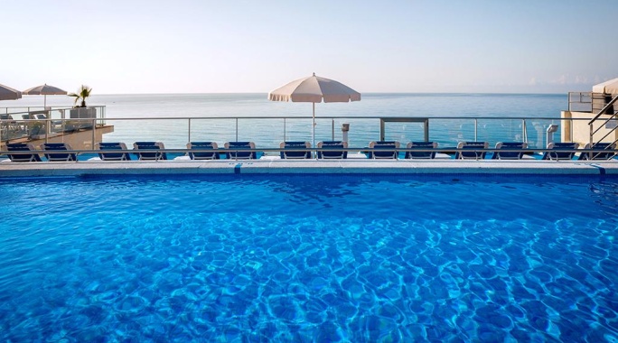 Hôtel Htop Pineda Palace 4* Sup Adult Only +18, Séjour Espagne & ses îles, Barcelone et sa région par Ôvoyages Hôtel Htop Pineda Palace 4* Sup Adult Only +18, Séjour Espagne & ses îles, Barcelone et sa région par Ôvoyages